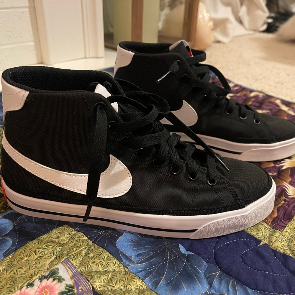 WOMEN'S NIKE COURT LEGACY MID CANVAS SNEAKERS women’s 7.5
